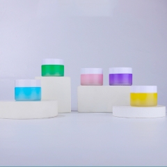 زجاجات كريم الجرار
